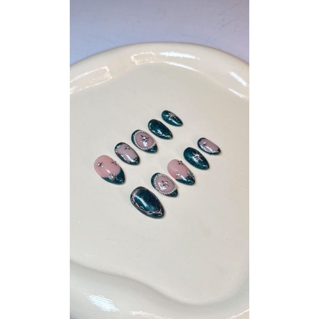 Celestial Charm – Press On Nail Pink Emerald Galaxy | Press On Nail Pink Emerald Galaxy | Kuku Palsu