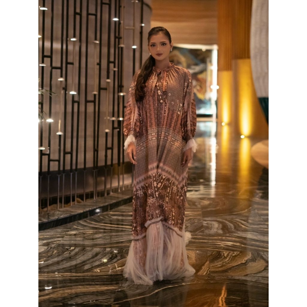 KARIMAKE - Gamis Cahyaningrum - Gamis Motif Signature