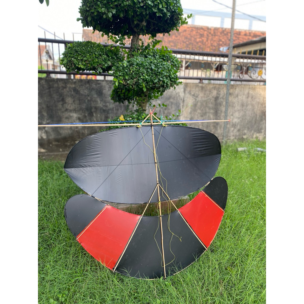 LAYANGAN FULLSET DINAMO LAMPU BENANG SENAR TINGGAL TERBANGIN