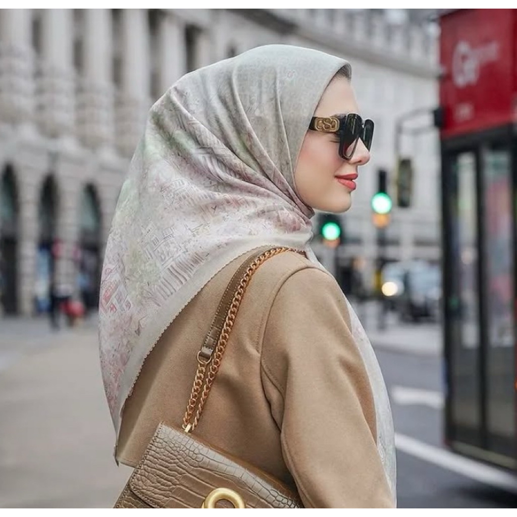 Preloved Buttonscarves British - Palace