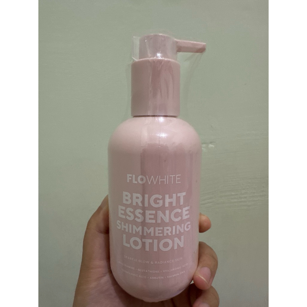 [NEAR ED/CLEARANCE SALE] Flowhite Bright Essence Shimmering Lotion