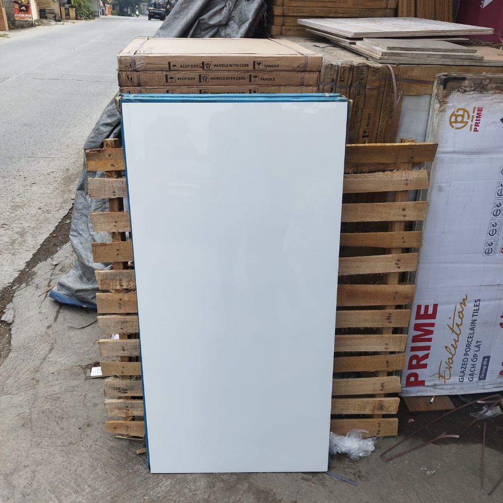 Granite 60x120 Pure White Sakamarbo | Glazed Polished