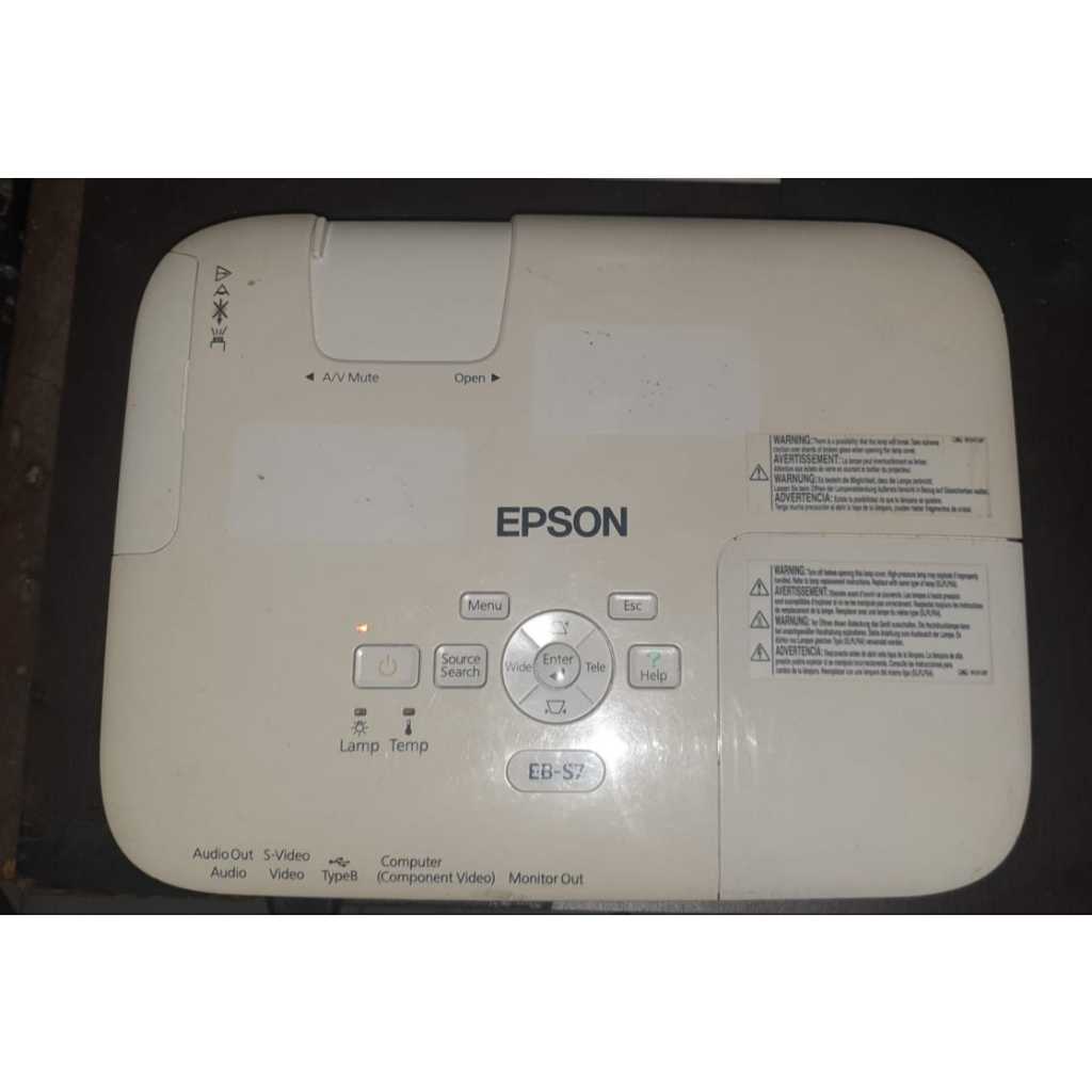 EPSON LCD PROJECTOR EB-S7 Bekas