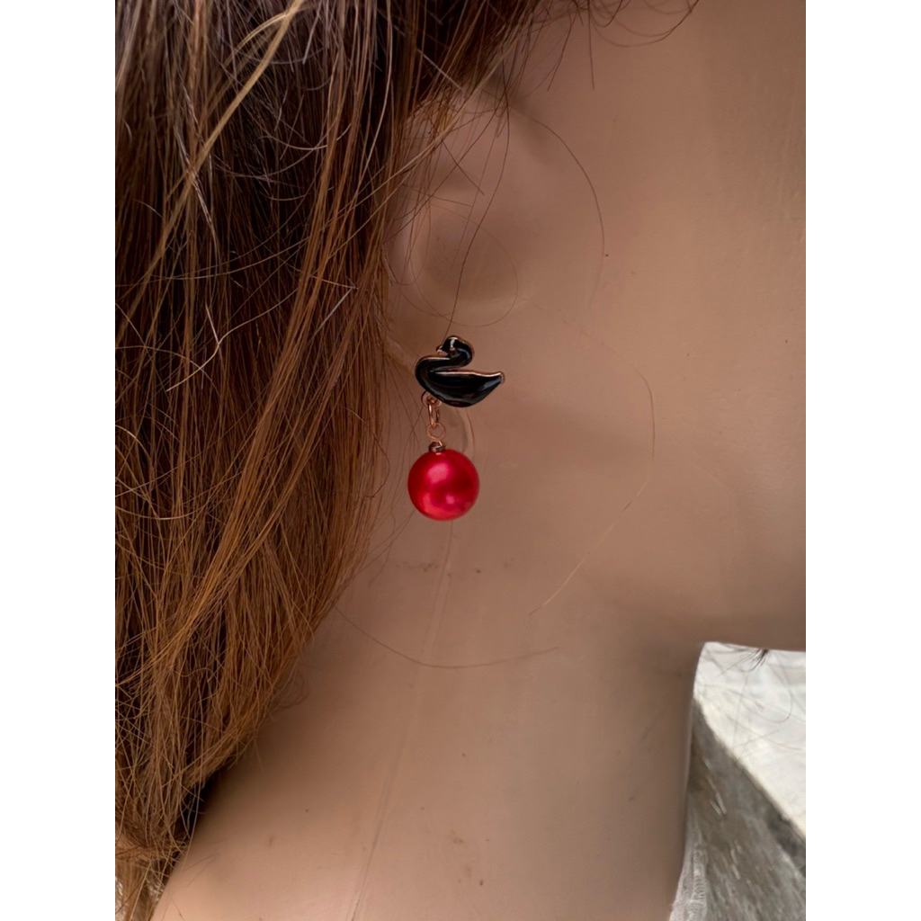 Anting g Angsa hitam dengan mutiara merah cantik koreastyle bagus anting masa kini fashion
