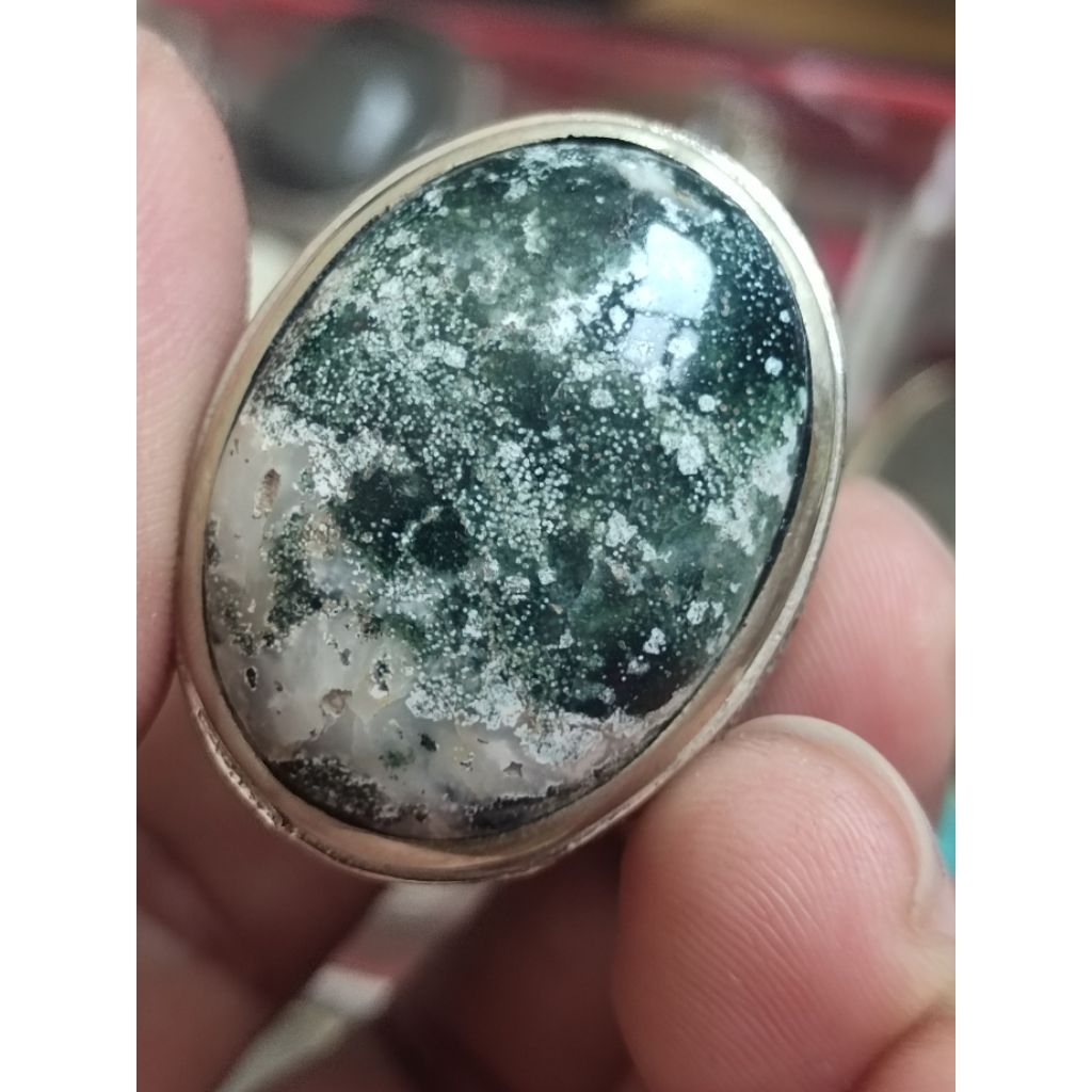 batu cincin giok berlumut hijau