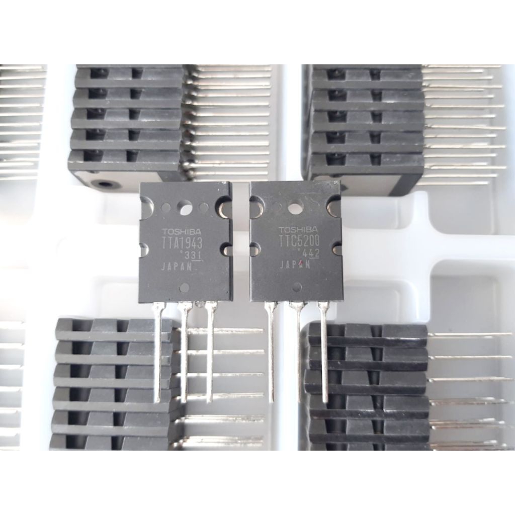 TR TRANSISTOR TOSHIBA TTA1943-TTC5200