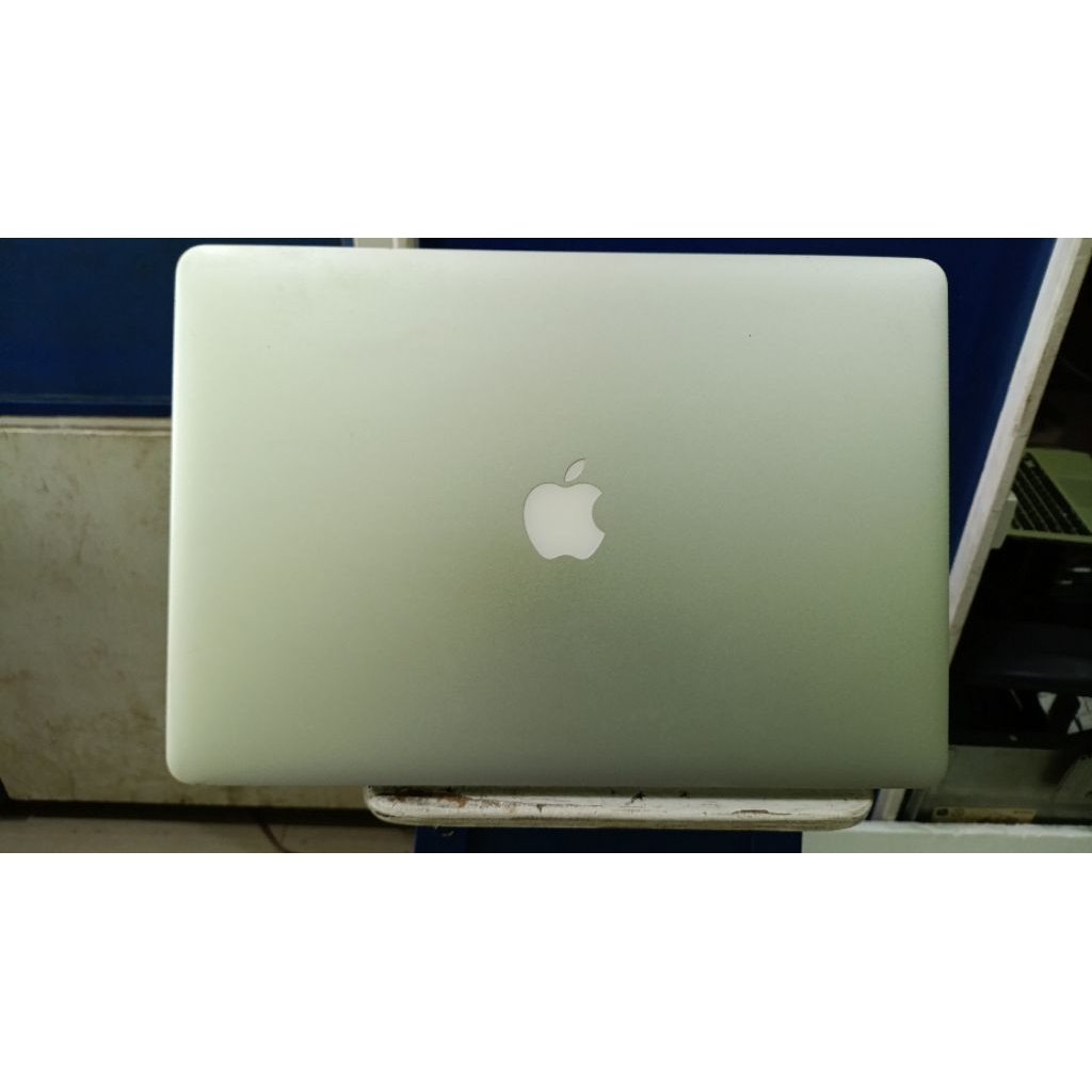 Macbook Pro Retina 2015 15 inch intel i7 ram 16gb ssd 256gb minus batere