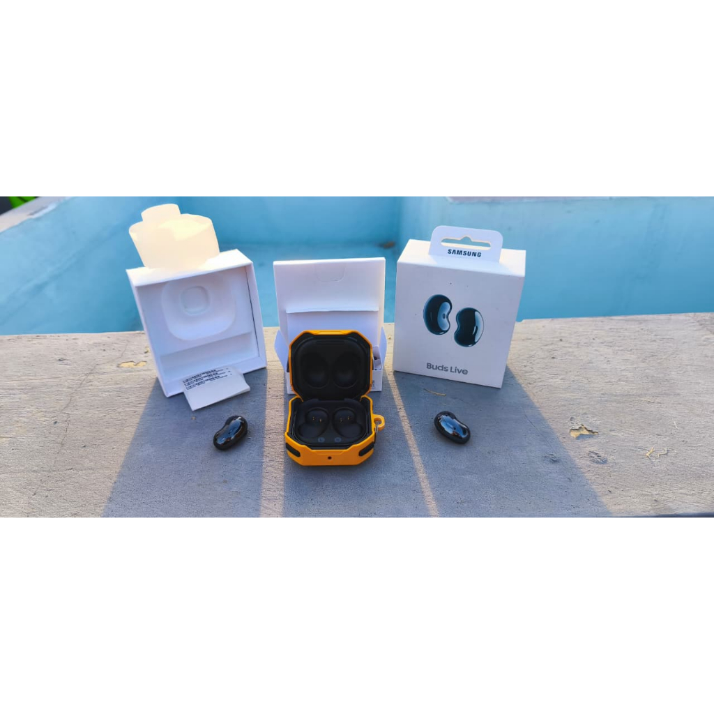 Samsung Galaxy Buds Live second