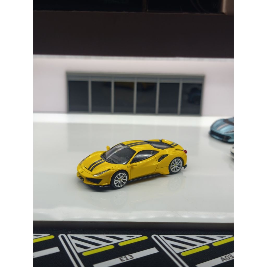 Ichiban Model Ferrari 488 Novitec diecast
