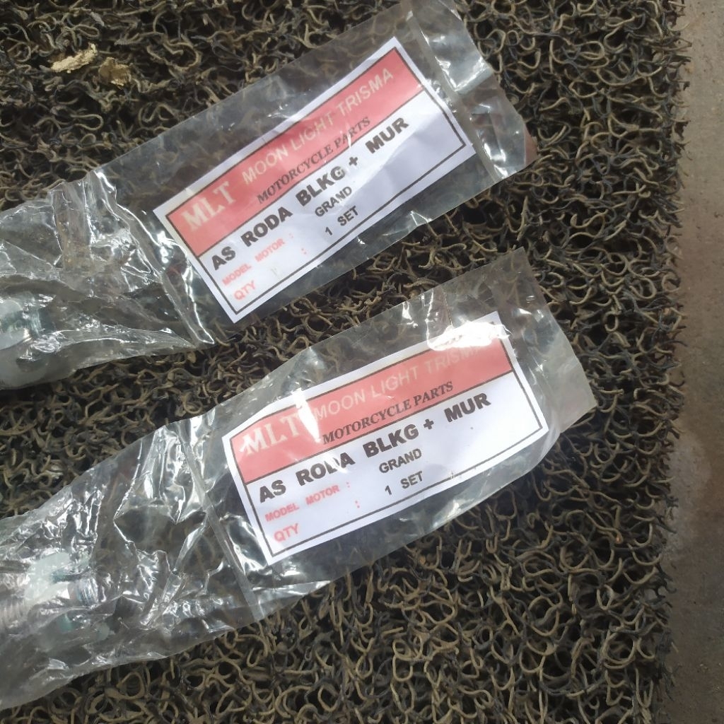 As roda belakang Astrea Grand