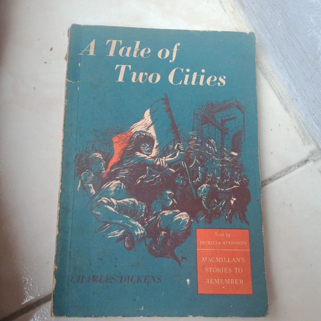 buku A tale of two cities