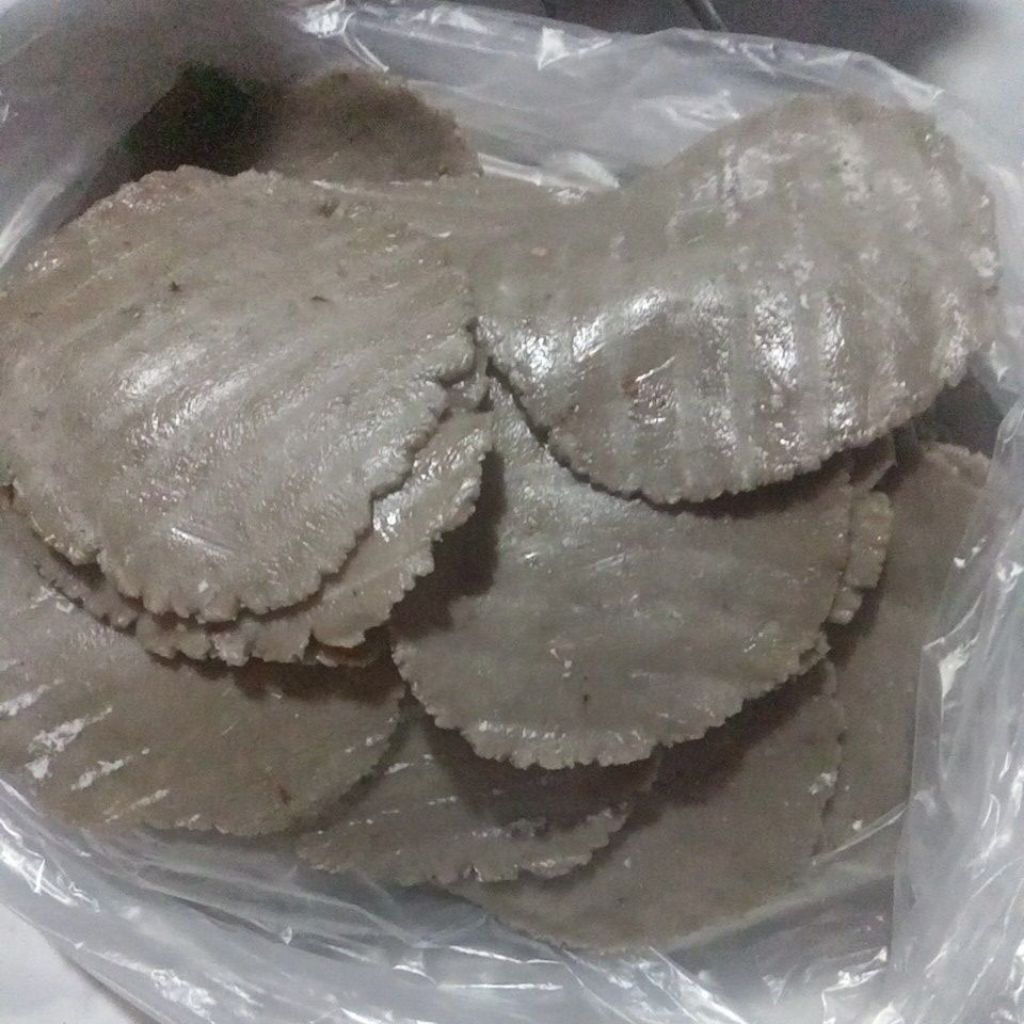 kemplang*mentah*siap*panggang*khas*palembang