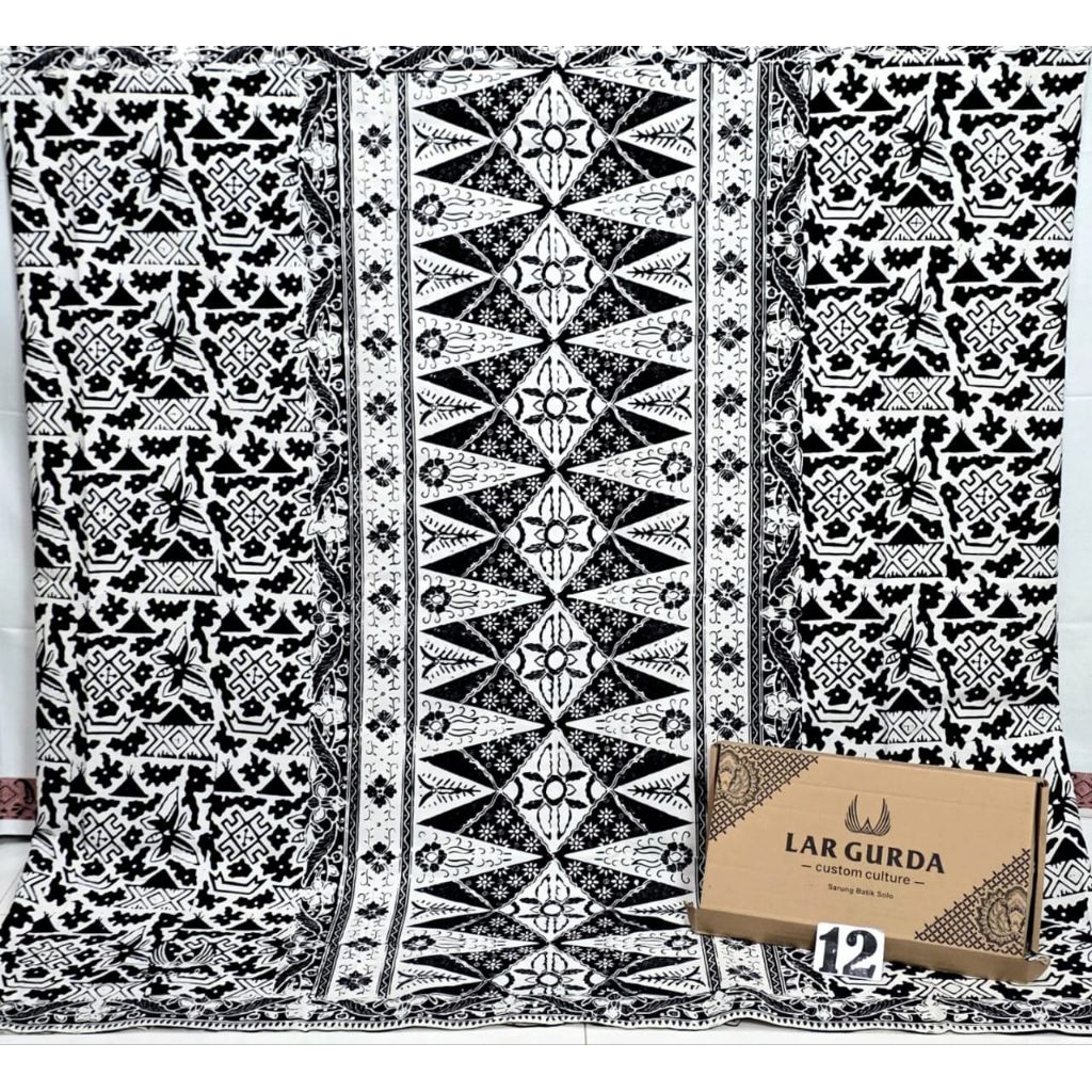 SARUNG BATIK TULIS LAR GURDA KALENGAN PUTIH