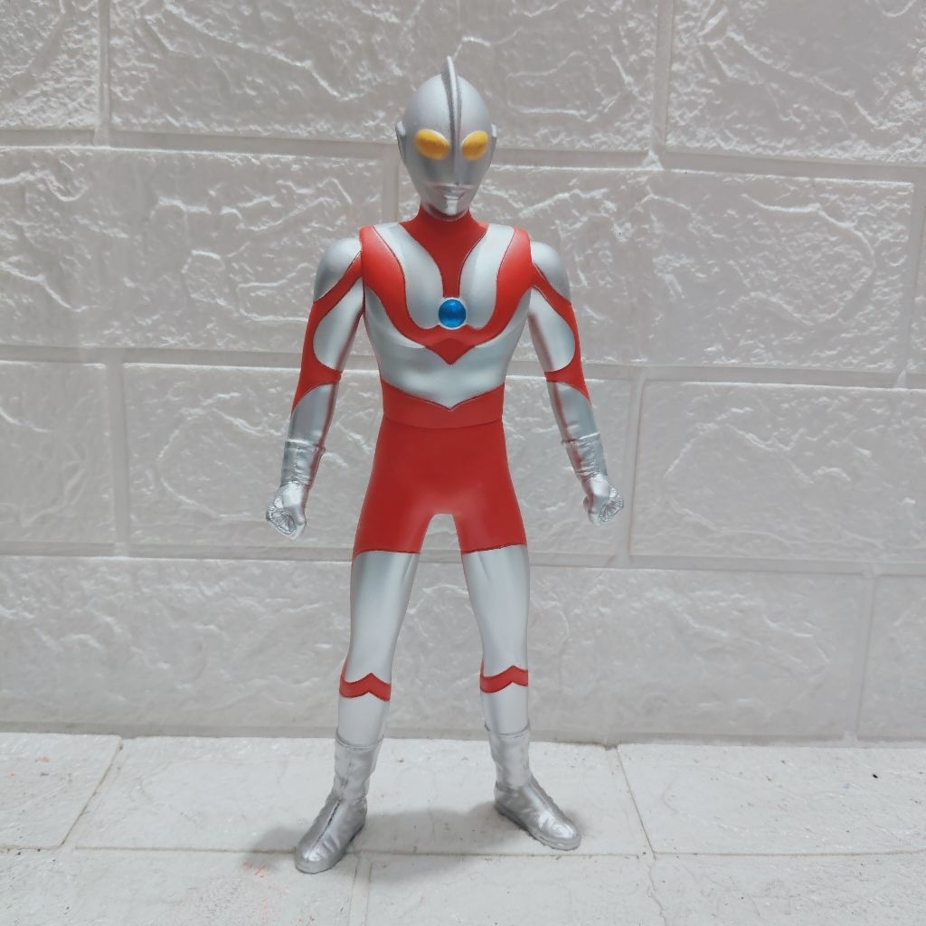 figure utraman pertama 1966 figure ultraman the first figure ultraman karet