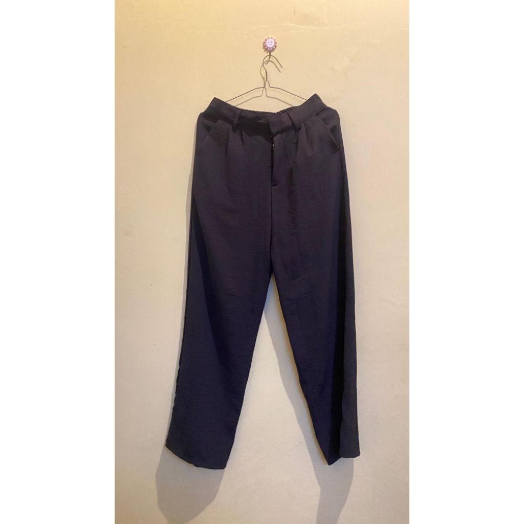 PRELOVED CELANA HITAM