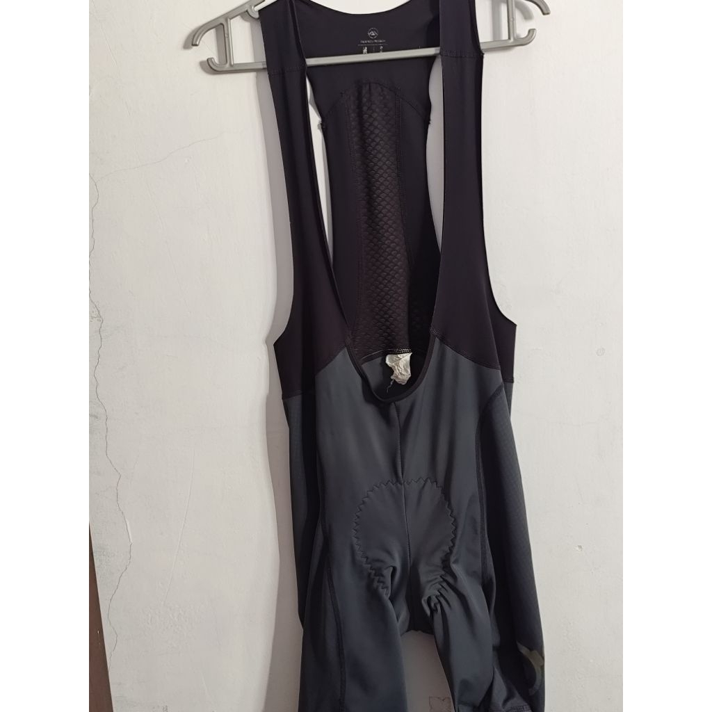 Bib monton pria preloved