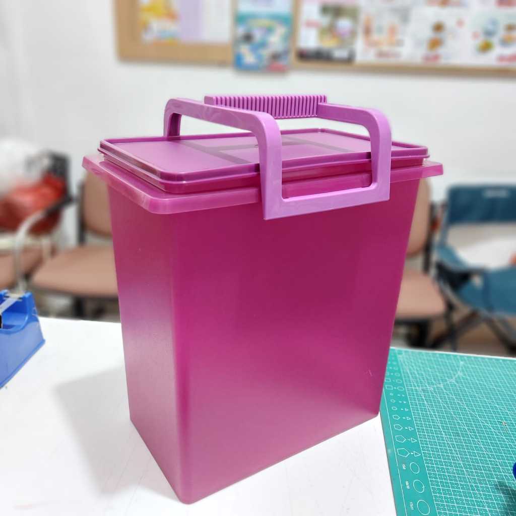 Tupperware jumbo keep n carry 10L kotak penyimpanan serbaguna ungu