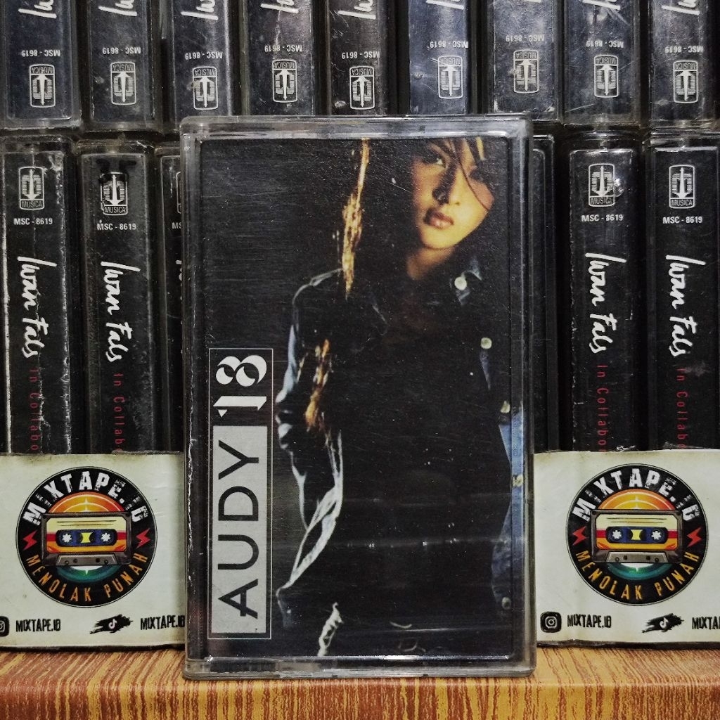 Kaset - Audy - 18 - Radio Tape - Kaset Pita - Radio - Pemutar Kaset - Retro - Classic - Cassette - C