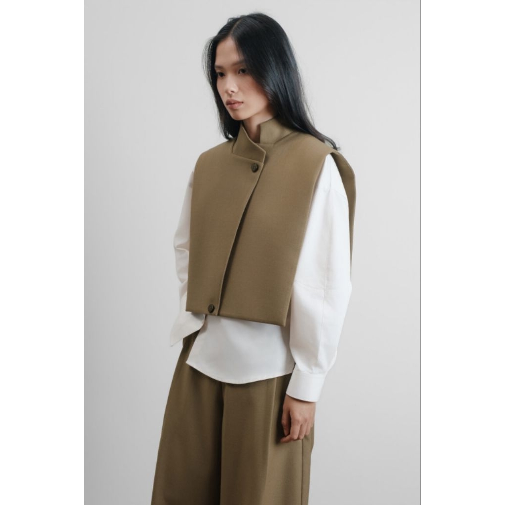 JEDDA RHEA JACKET | BISTREE SIZE M | READY STOK GOJEK INSTAN BISA