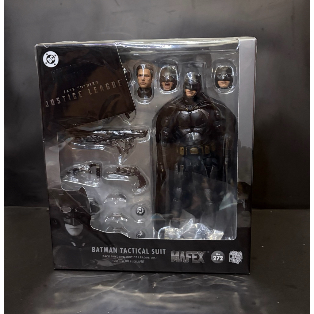 Mafex Batman Tactical Suit Snyder Cut Ver