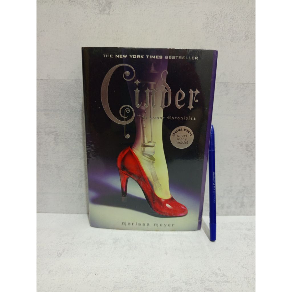 Novel Inggris Cinder  BY Marissa Meyer