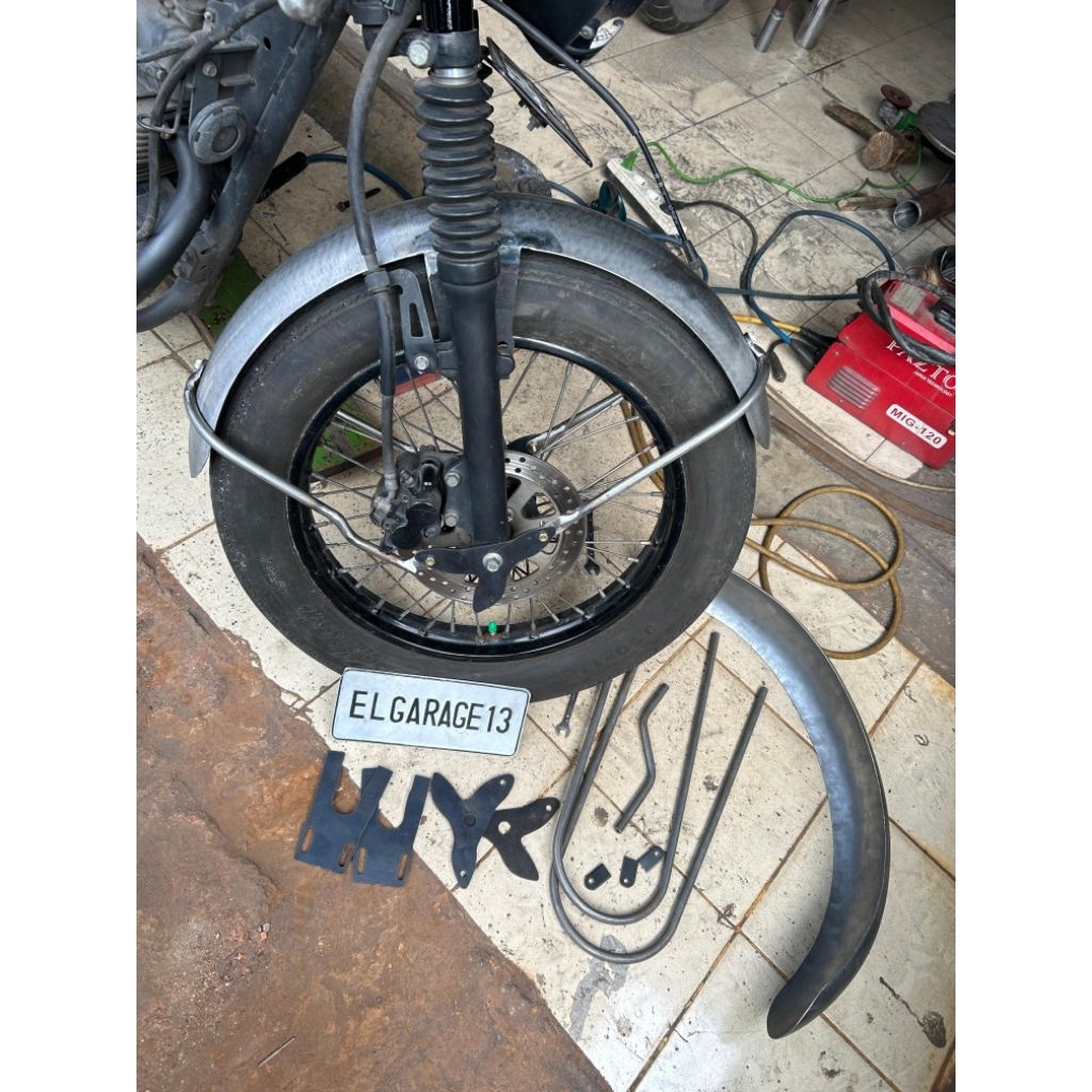 SPAKBOR  DEPAN  W175  BRITISH STYLE 1/2 LINGKAR
