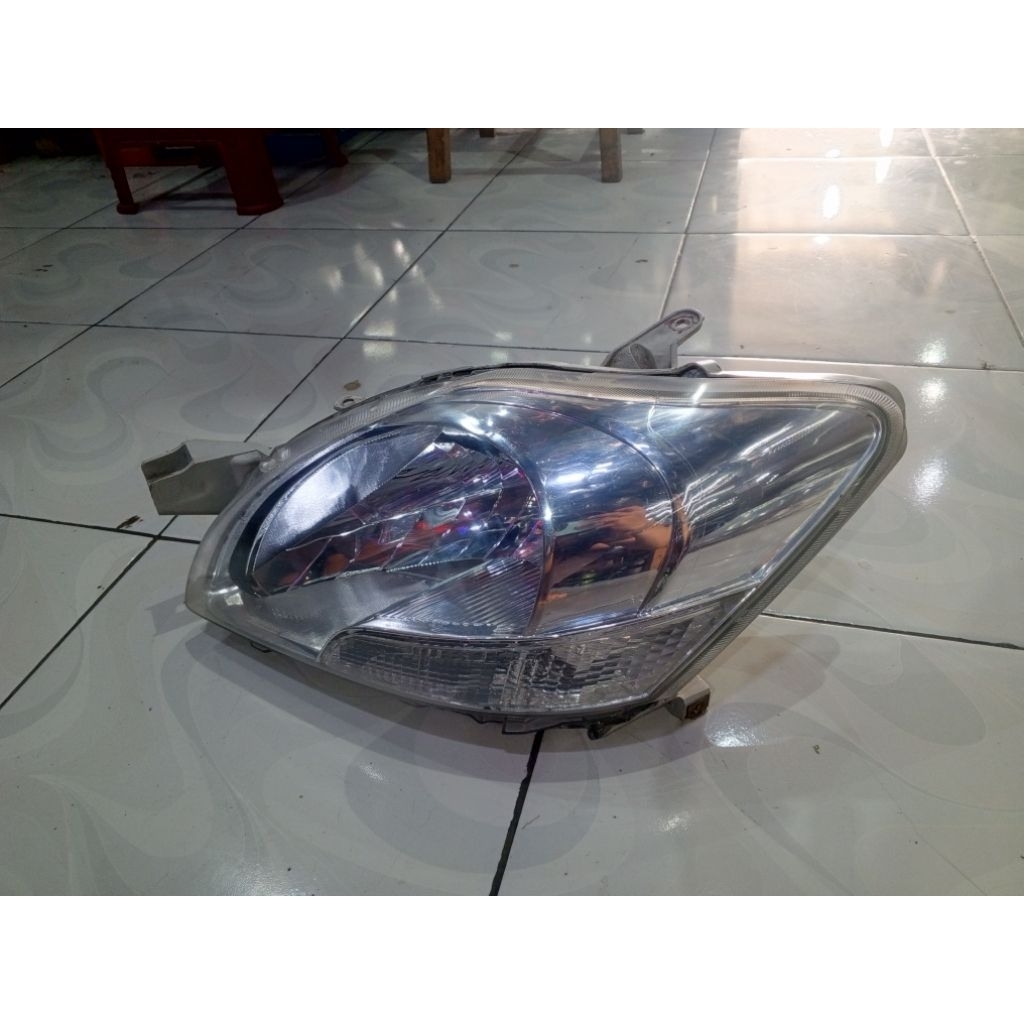 Headlamp Vios limo gen 2 original. lampu depan Vios H4 gen 2  original