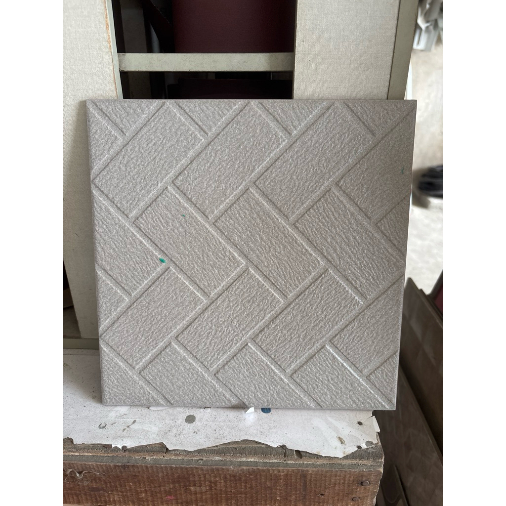 KERAMIK LANTAI WC ANTI SLIP KASAR KAMAR M MANDI ASIA TILE GALAXY GREY 25x25 KW 1