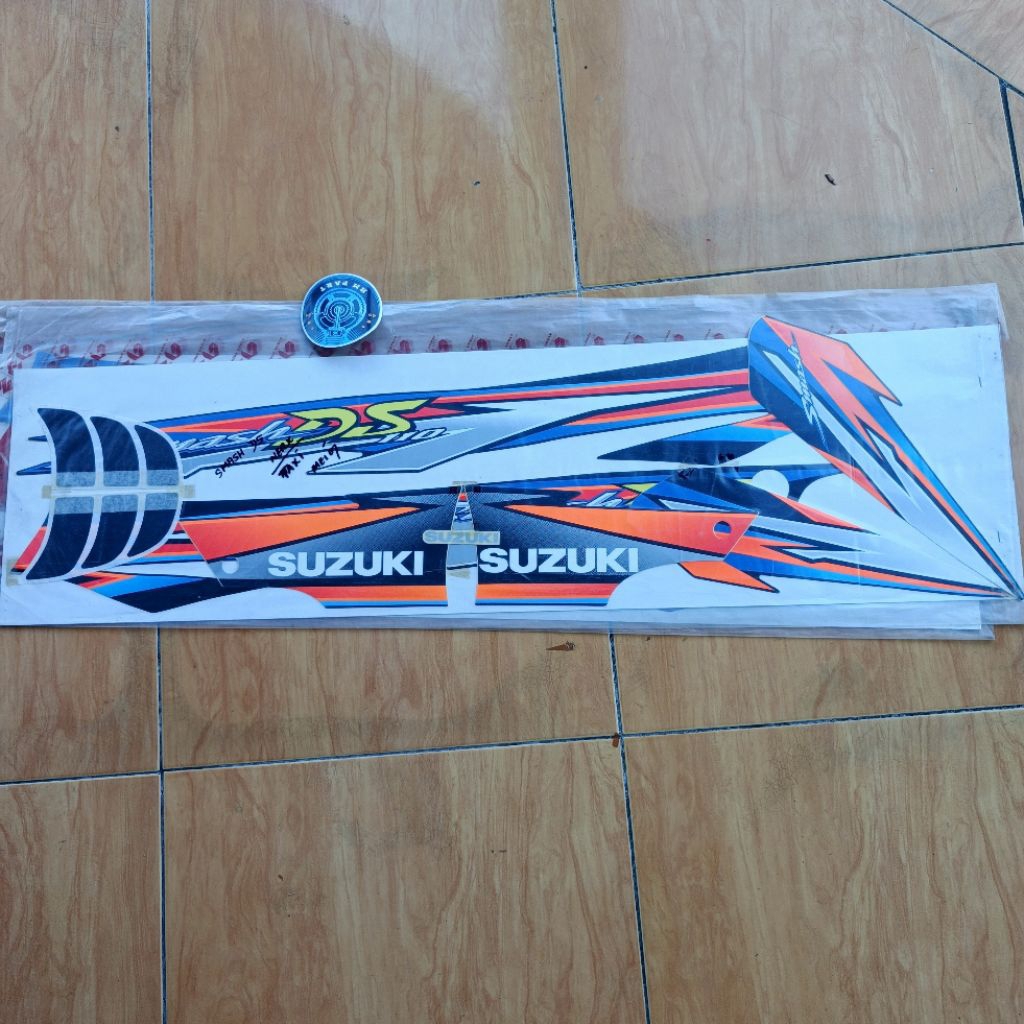 Striping Suzuki Smash DS hitam original