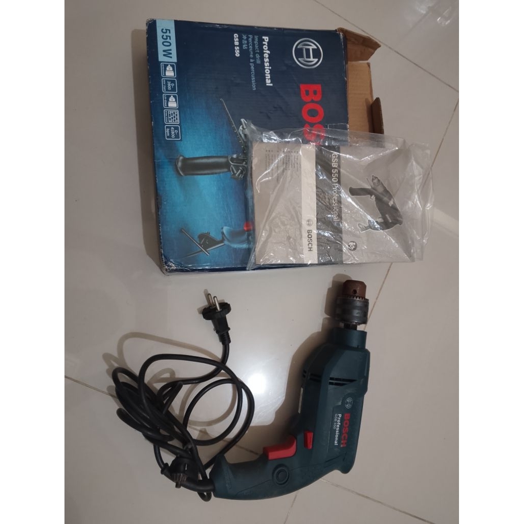 Bor listrik Bosch GSB 550 Bekas Masih ada dus buku asli