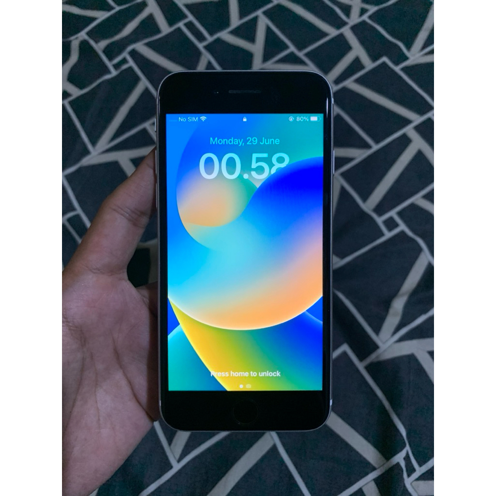 Iphone SE 2 2020 256gb White / Putih Ex Ibox Nominus