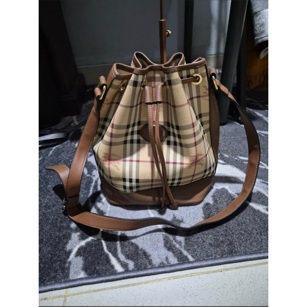 Tas Seurt Vintage Burberry
