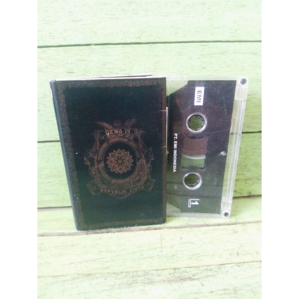 kaset Dewa - Republik Cinta