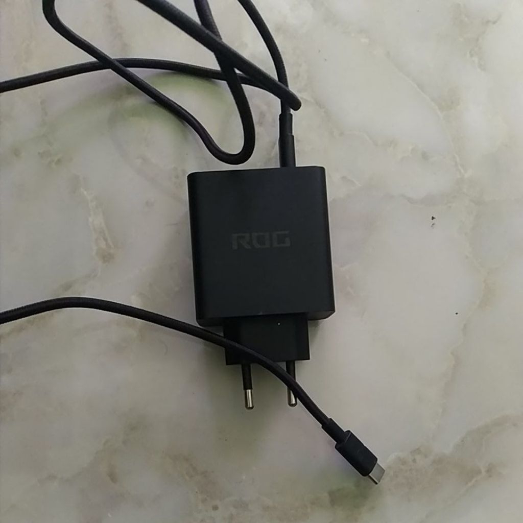 charger hp asus rog 5s bekas normal