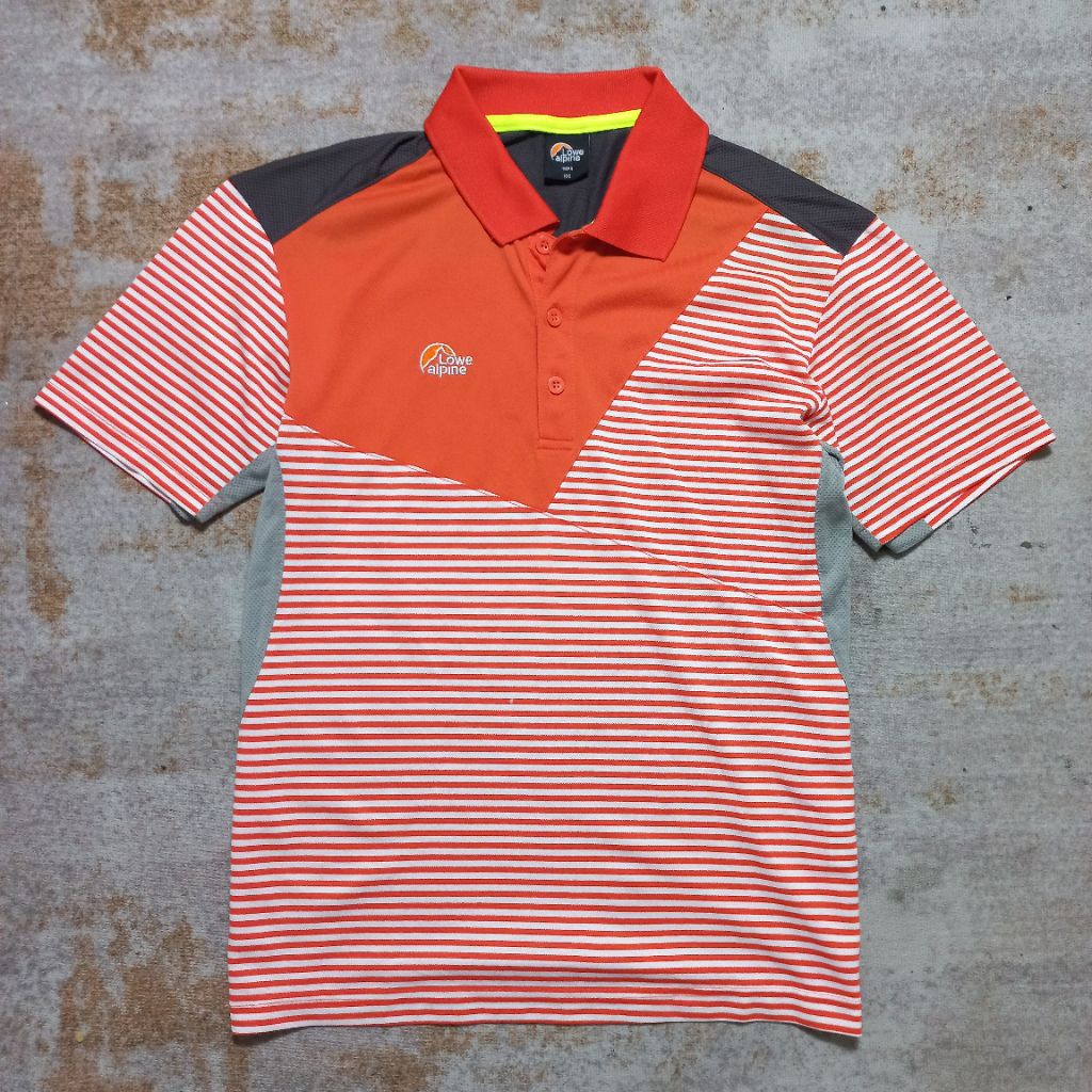 Kaos kerah Lowe alpine