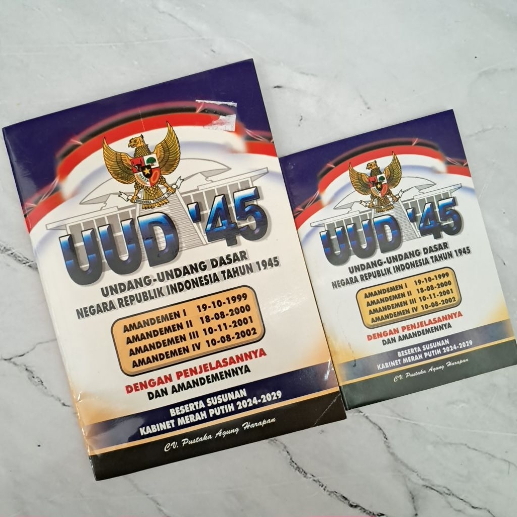 Buku UUD 1945 undang-undang dasar kecil dan besar