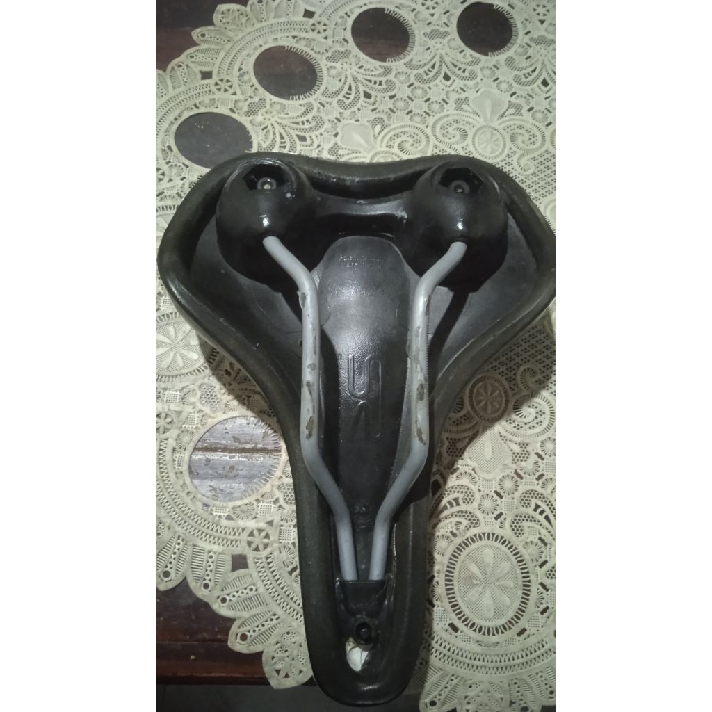 sadel sepeda SELLE ROYAL empuk