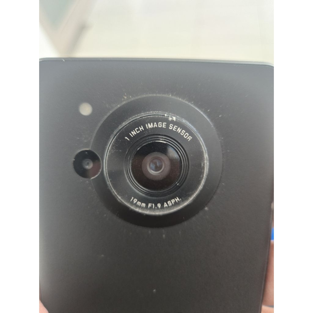 Sharp Aquos r7s second