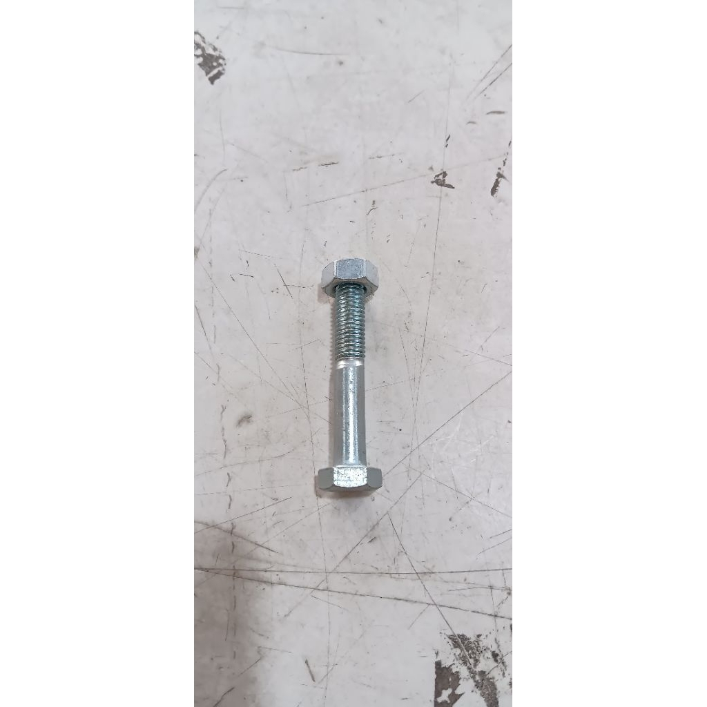 baut shock belakang vespa excel