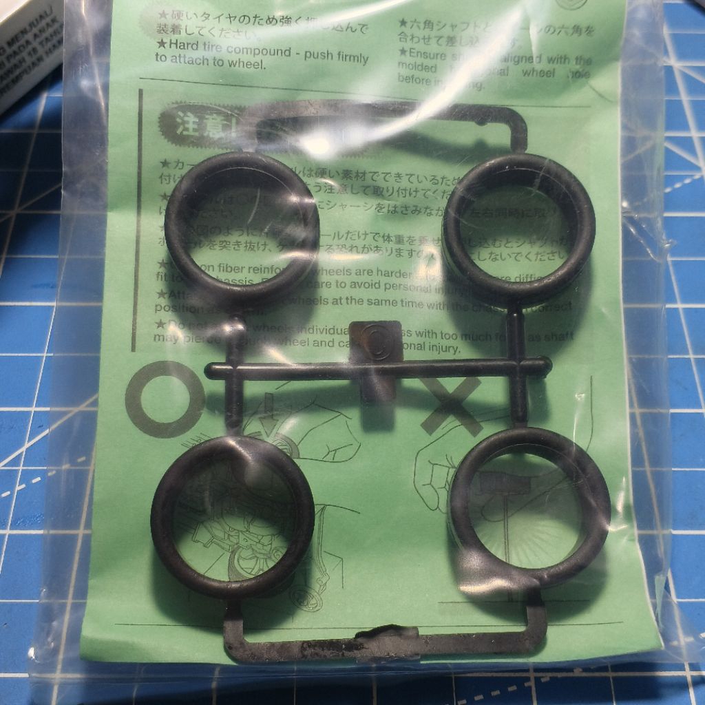 tamiya ban black maroon low friction low profil medium original / ban black maroon tamiya
