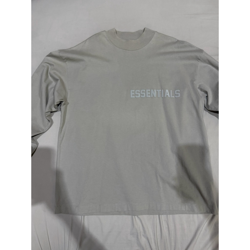 Kaos lengan panjang essentials second
