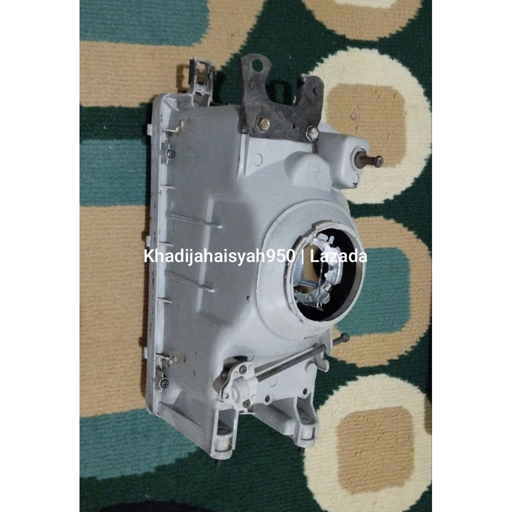 lampu depan Toyota Corolla gl SE thun 84-85 sebelah kanan
