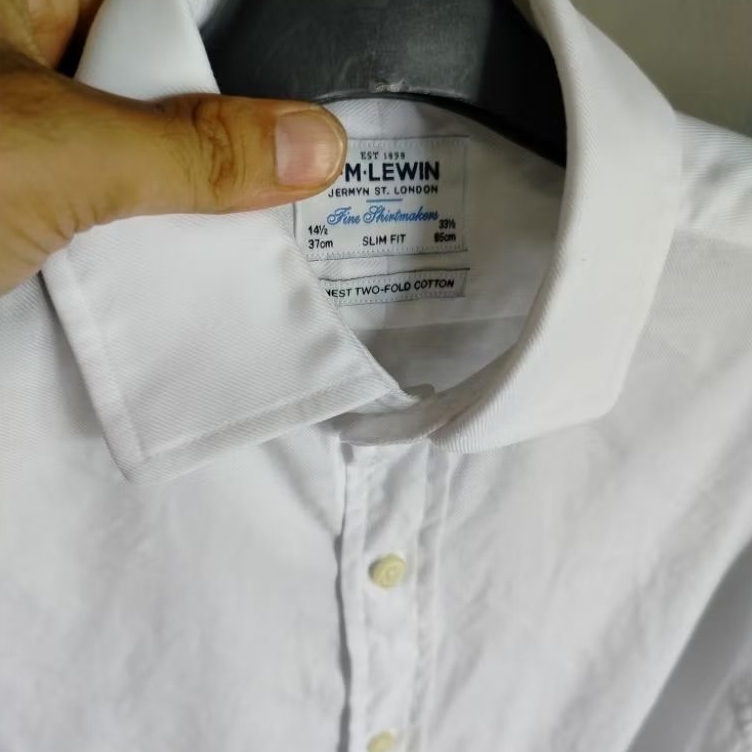 kemeja pria putih SIZE M TM lewin slim fit