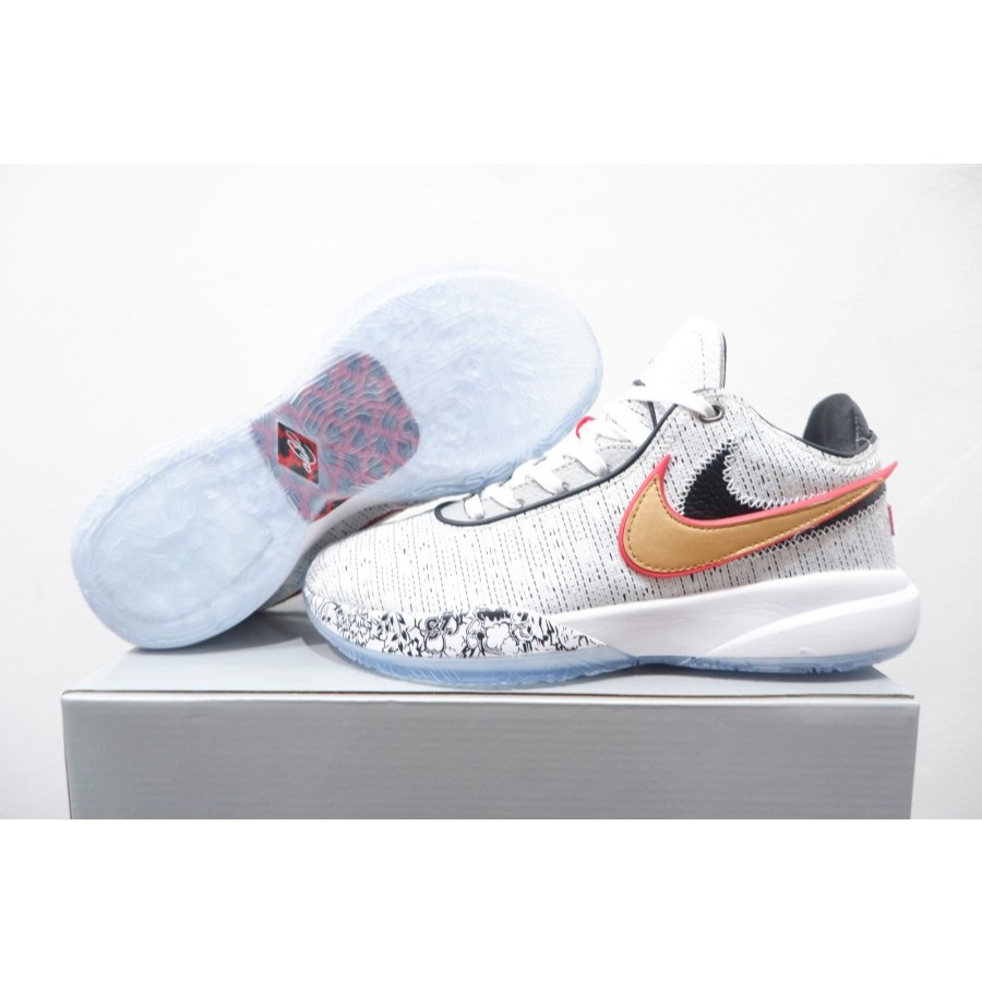 SEPATU BASKET LEBRON 20 LOW THE DEBUT