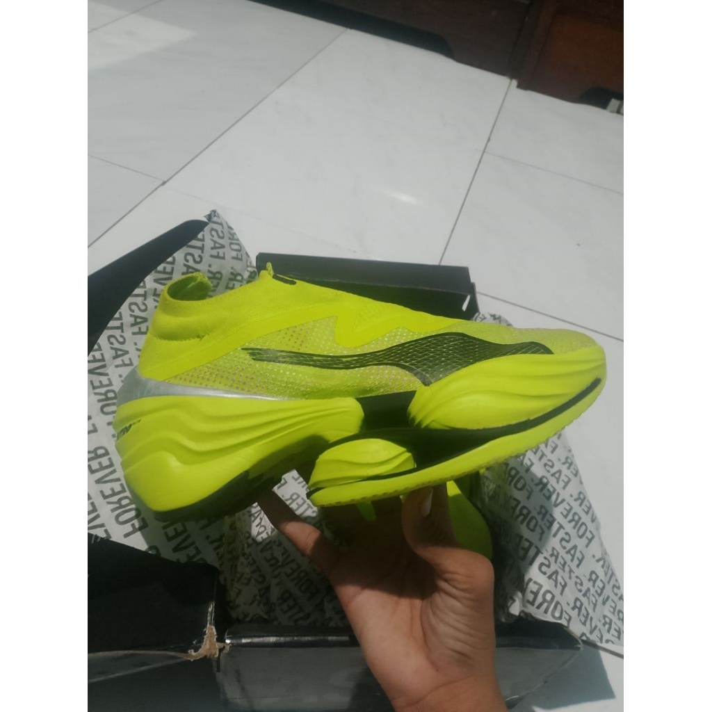 sepatu running puma UK 40