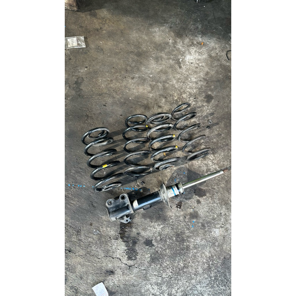 per belakang avanza 2018