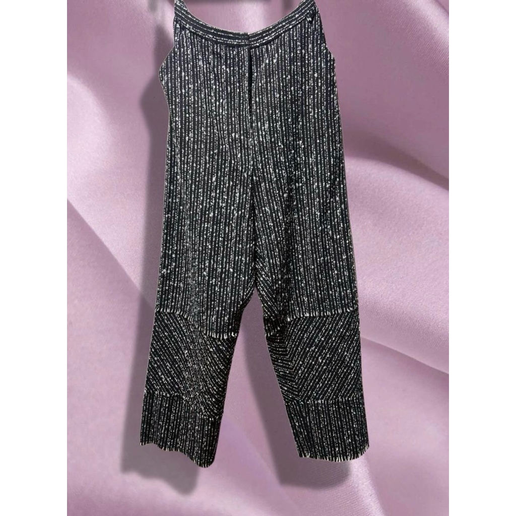 Natalia Kiantoro Tweed Capri Pants