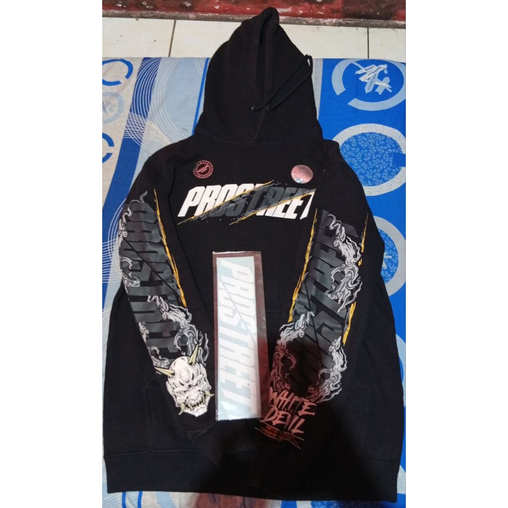 hodie Prostreet original red devile