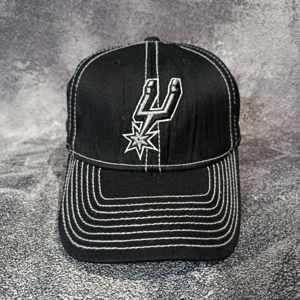 Digidegu Topi Adidas x NBA San Antonio Spurs