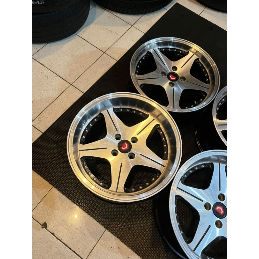 Leon Hardiritt R16 x7.5/8.5 ET 35/18 PCD 4x100